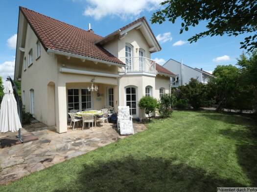 Einfamilienhaus zum Kauf 1.200.000 € 6,5 Zimmer 204 m² 497 m² Grundstück Kornwestheim Kornwestheim 70806