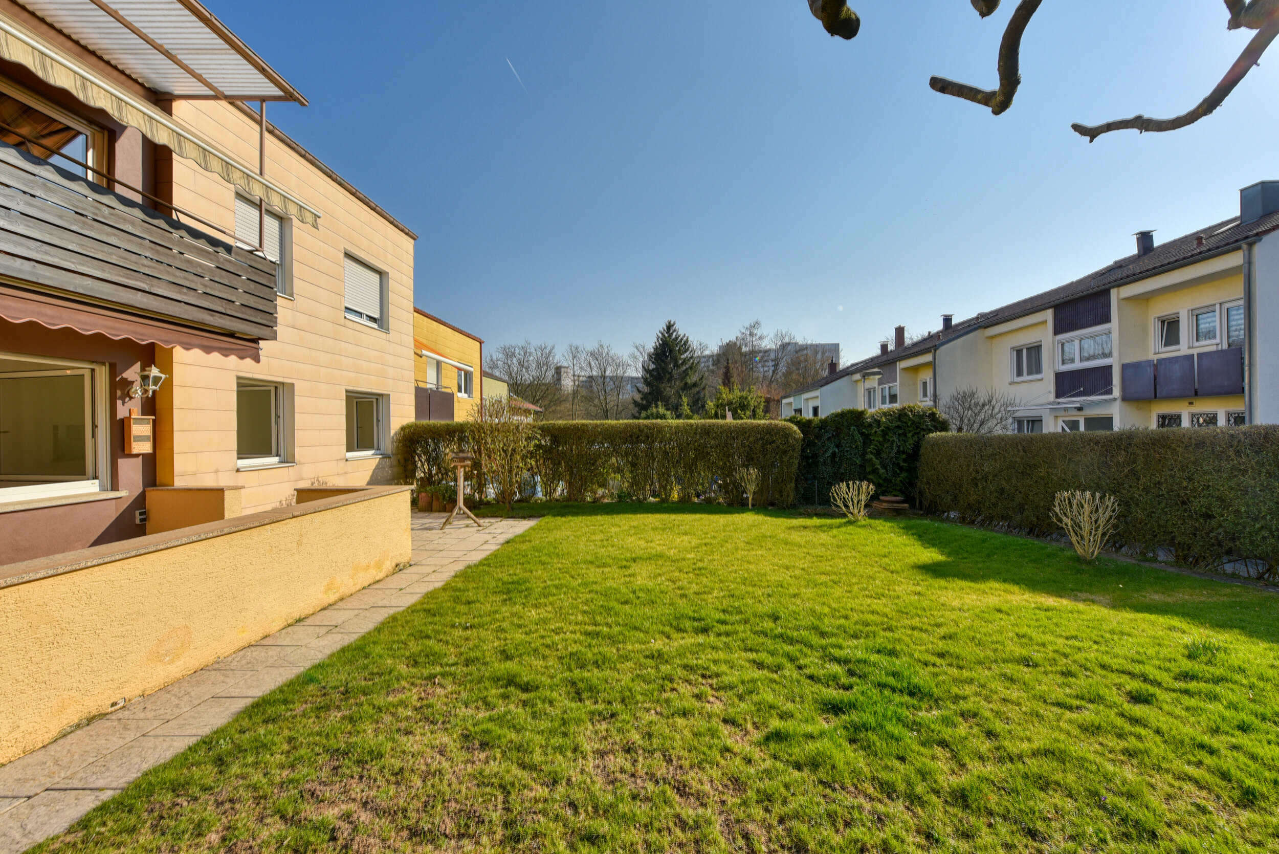 Mehrfamilienhaus zum Kauf als Kapitalanlage geeignet 830.000 € 10 Zimmer 202,8 m²<br/>Wohnfläche 409 m²<br/>Grundstück Makrelenweg 11 Mönchfeld Stuttgart 70378