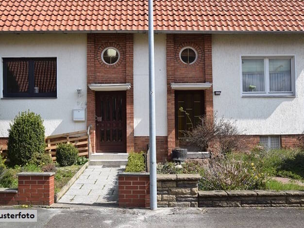 Doppelhaushälfte zum Kauf 126.000 € 5 Zimmer 128 m² 988 m² Grundstück Wolfgruben Dautphetal 35232
