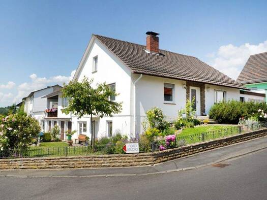 Wohnung zur Miete 1.250 € 5 Zimmer 150 m² frei ab sofort Kathus Bad Hersfeld / Kathus 36251