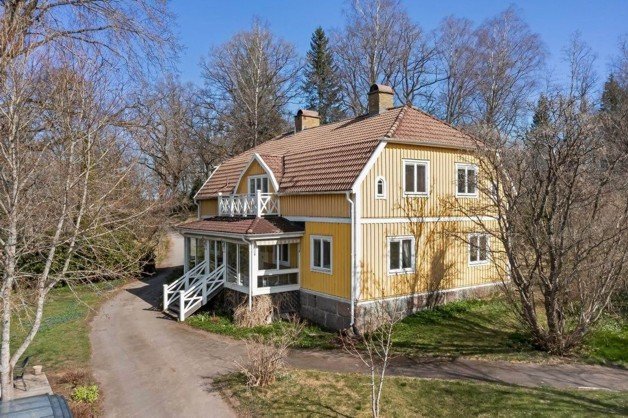 Einfamilienhaus zum Kauf 375.000 € 7 Zimmer 270 m²<br/>Wohnfläche 15.000 m²<br/>Grundstück Sävsjö 57692