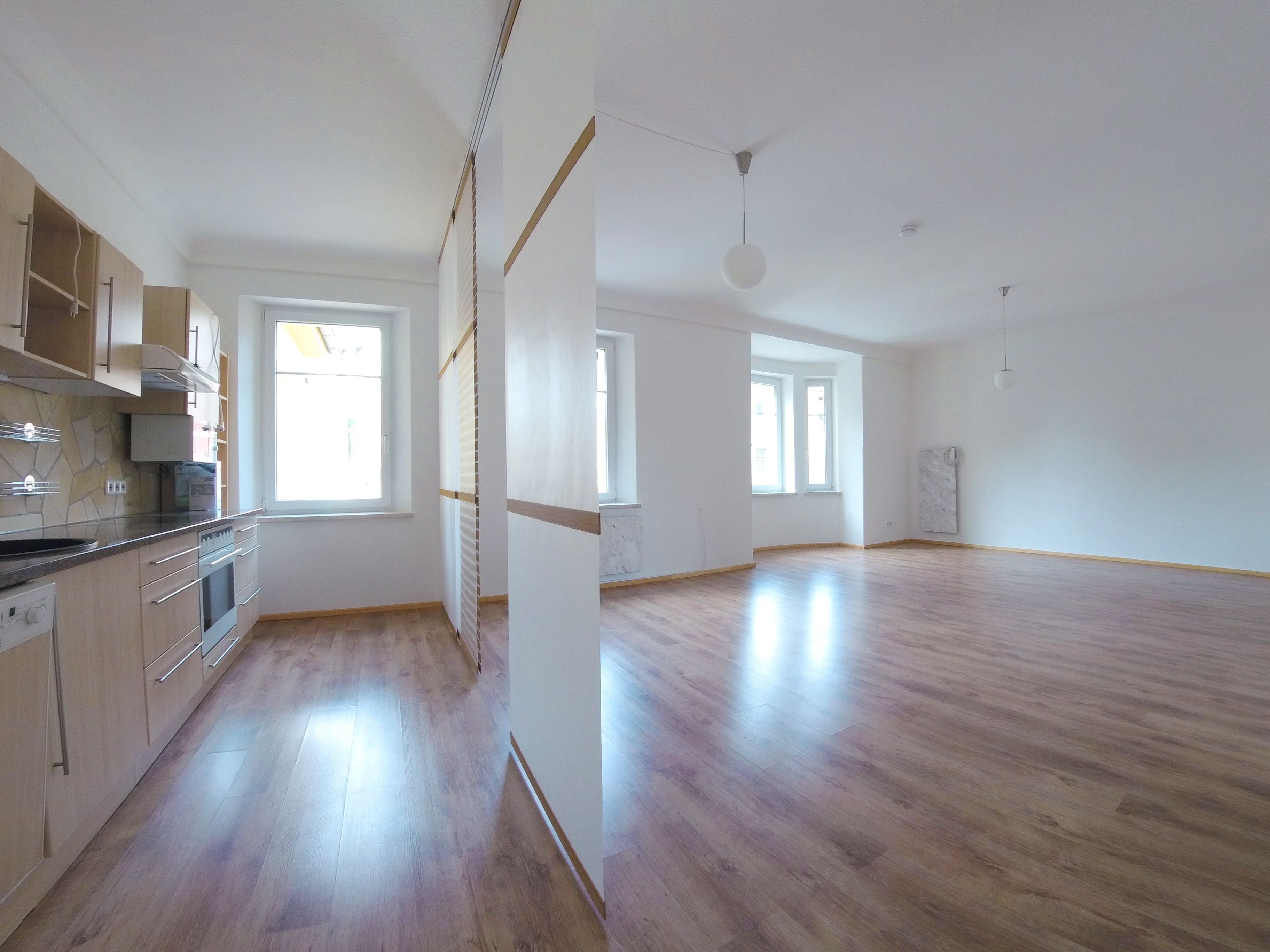 Wohnung zur Miete 420 € 2 Zimmer 69,2 m²<br/>Wohnfläche 2.<br/>Geschoss ab sofort<br/>Verfügbarkeit Döbeln Döbeln 04720