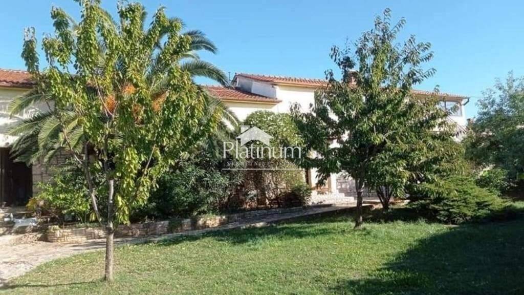 Haus zum Kauf 570.700 € 398 m² Liznjan