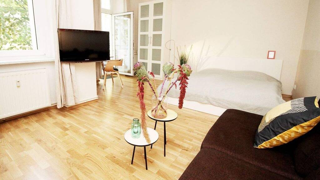 Wohnung zum Kauf 620.000 € 2 Zimmer 78 m² frei ab sofort Mitte Berlin 10115