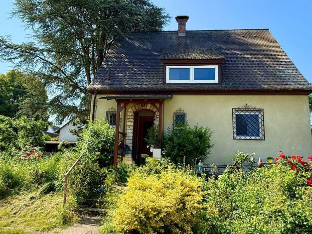 Haus zum Kauf 590.000 € 4 Zimmer 120 m² 700 m² Grundstück frei ab 01.11.2025 Am Wiesengrund 3 Worzeldorf Nürnberg 90455