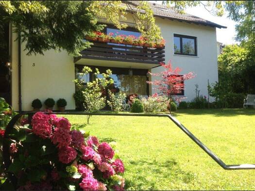 Einfamilienhaus zum Kauf 1.180.000 € 8 Zimmer 260 m² 900 m² Grundstück Innenstadt Baden-Baden 76530