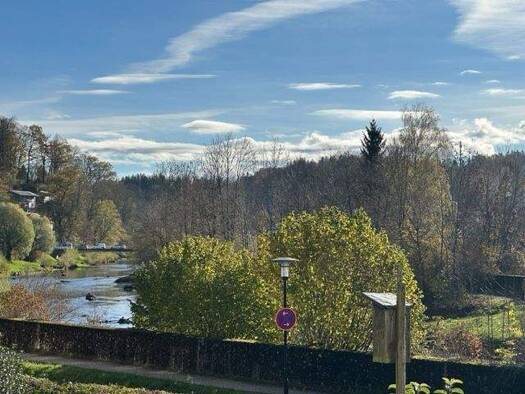 Wohnung zur Miete 1.350 € 4 Zimmer 102 m² 1. Geschoss frei ab 01.04.2026 Ettendorfer Str. 13 Traunstein 83278