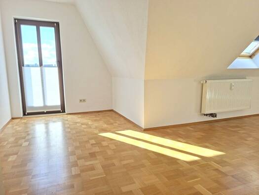 Wohnung zur Miete 330 € 2 Zimmer 48,4 m² Zentrum Chemnitz 09111