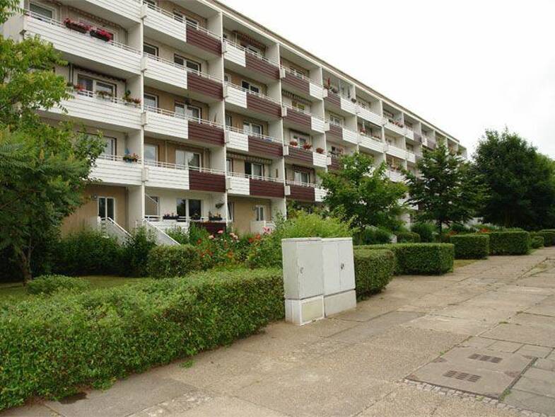 Wohnung zur Miete 385 € 3 Zimmer 70 m² 5. Geschoss Milchweg 40 Meseberger Weg / Milchweg Magdeburg, 5. Etage rechts 39128