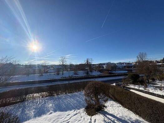 Wohnung zur Miete 1.350 € 4 Zimmer 102 m² 1. Geschoss frei ab 01.05.2026 Ettendorfer Str. 13 Traunstein 83278