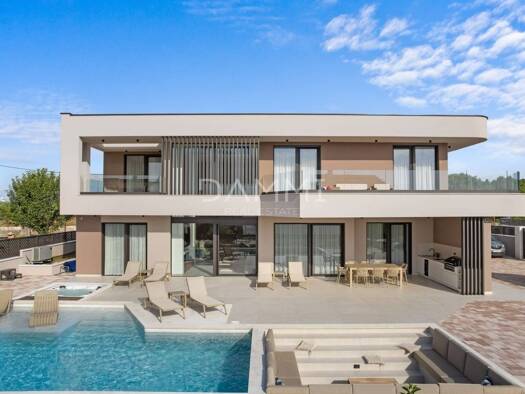 Einfamilienhaus zum Kauf - Erstbezug 1.400.000 € 4 Zimmer 300 m² Marčana 52208