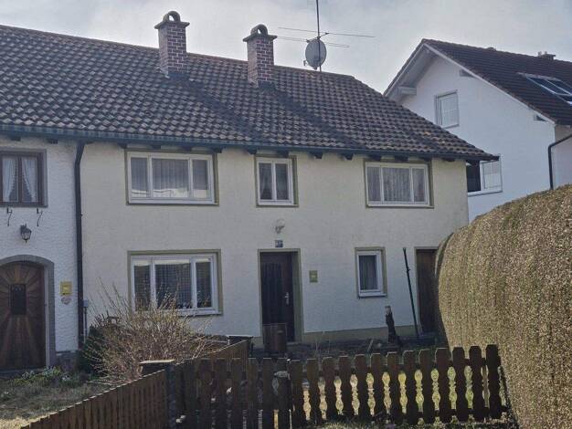 Doppelhaushälfte zum Kauf provisionsfrei 199.000 € 7 Zimmer 100 m² 259 m² Grundstück Jakob-Sigle-Straße 22 a Türkheim 86842