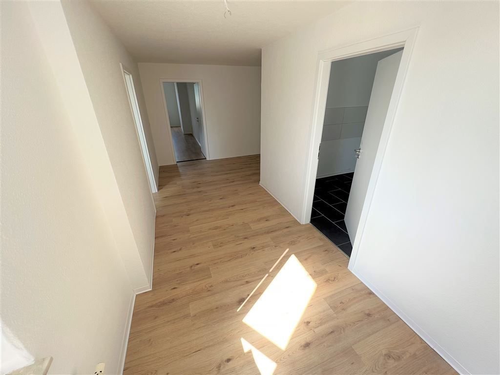 Wohnung zur Miete 742 € 4 Zimmer 114,2 m²<br/>Wohnfläche Berliner Straße 18 Clara-Zetkin-Straße / Friedrich-Engels-Straße Gera 07545