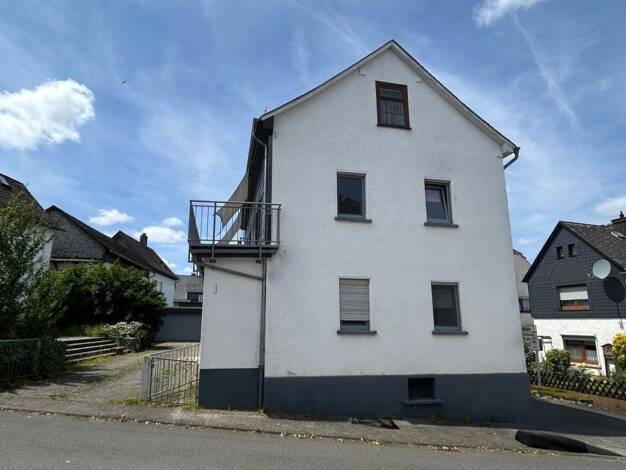 Haus zum Kauf 199.000 € 7 Zimmer 135 m² 568 m² Grundstück Berghausen Aßlar 35614