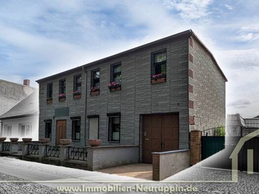 Haus zum Kauf 279.000 € 14 Zimmer 248,6 m² 968 m² Grundstück Neuruppin Neuruppin 16816