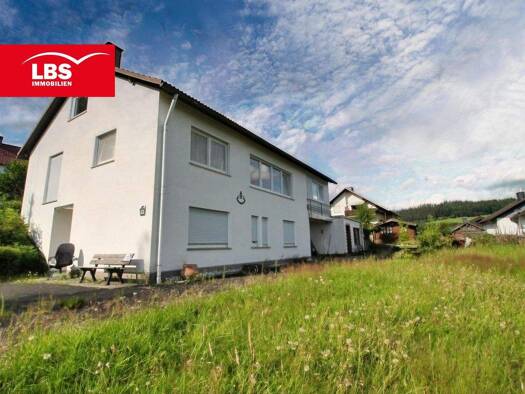 Mehrfamilienhaus zum Kauf 495.000 € 8 Zimmer 200 m² 1.482 m² Grundstück frei ab sofort Vormwald Hilchenbach 57271