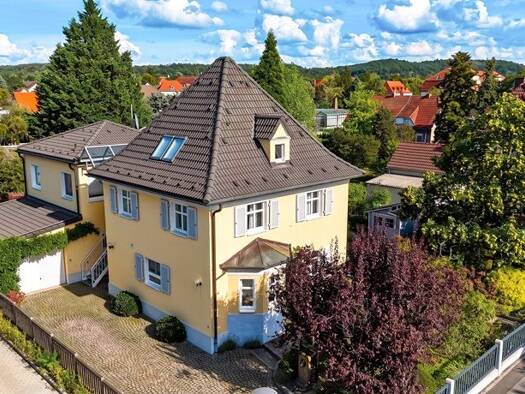Einfamilienhaus zum Kauf provisionsfrei 698.000 € 9 Zimmer 305 m² 1.050 m² Grundstück Coswig 01640