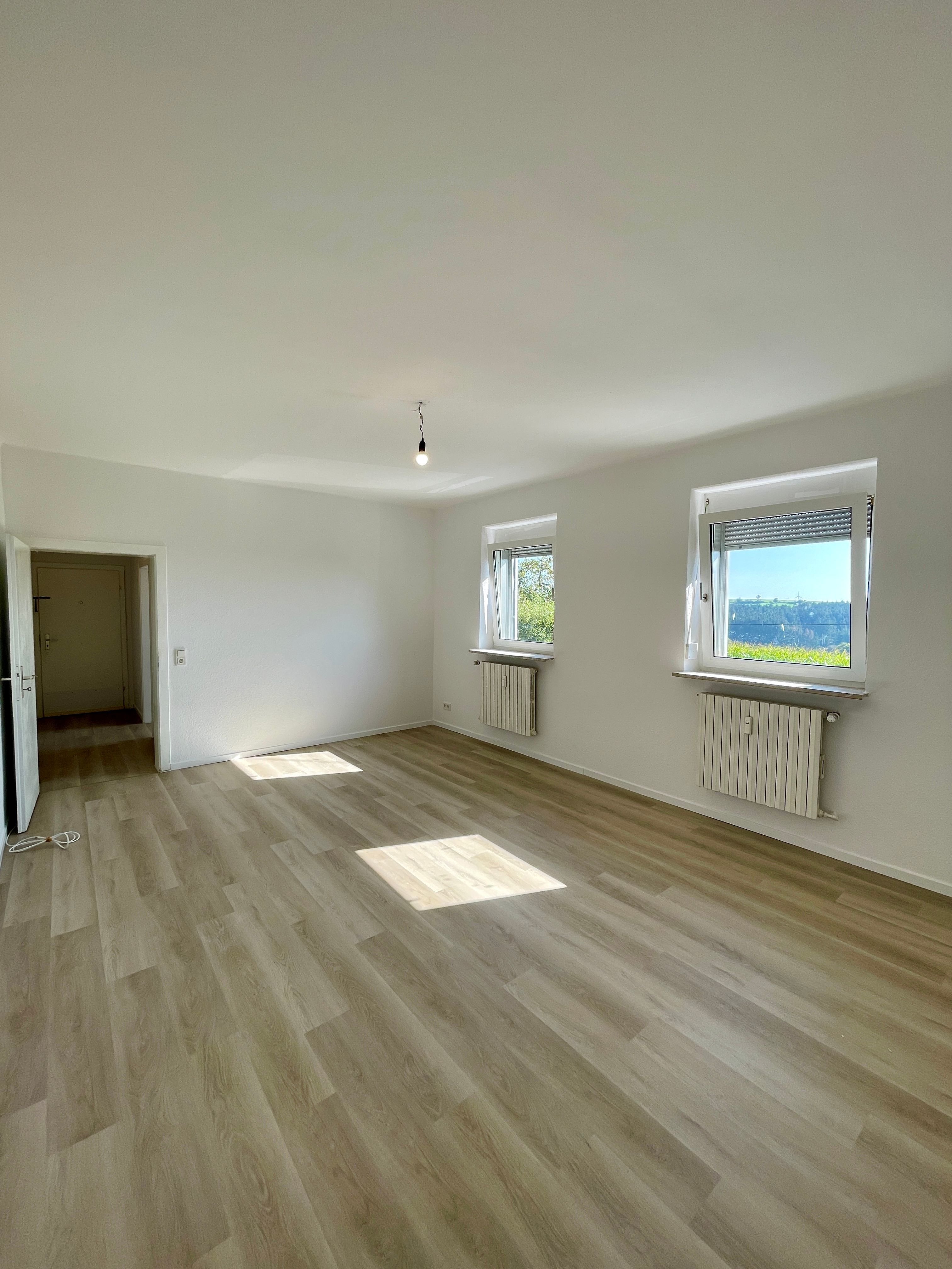 Wohnung zur Miete 650 € 4 Zimmer 92 m²<br/>Wohnfläche 1.<br/>Geschoss ab sofort<br/>Verfügbarkeit Lützkampen 54617