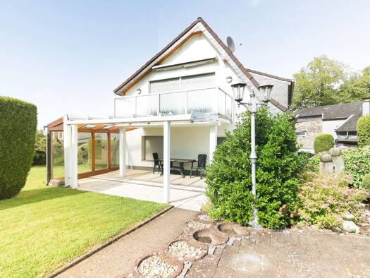 Mehrfamilienhaus zum Kauf 335.000 € 7 Zimmer 188 m² 714 m² Grundstück frei ab sofort Venwegen Stolberg 52224