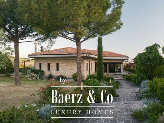 Villa zum Kauf 795.000 € 210 m² 1.705 m² Grundstück senigallia