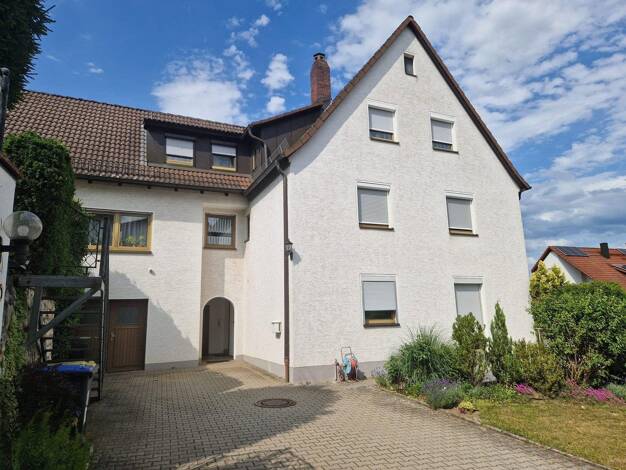Mehrfamilienhaus zum Kauf provisionsfrei 630.000 € 10 Zimmer 268 m² 765 m² Grundstück Hausen Hausen 91353