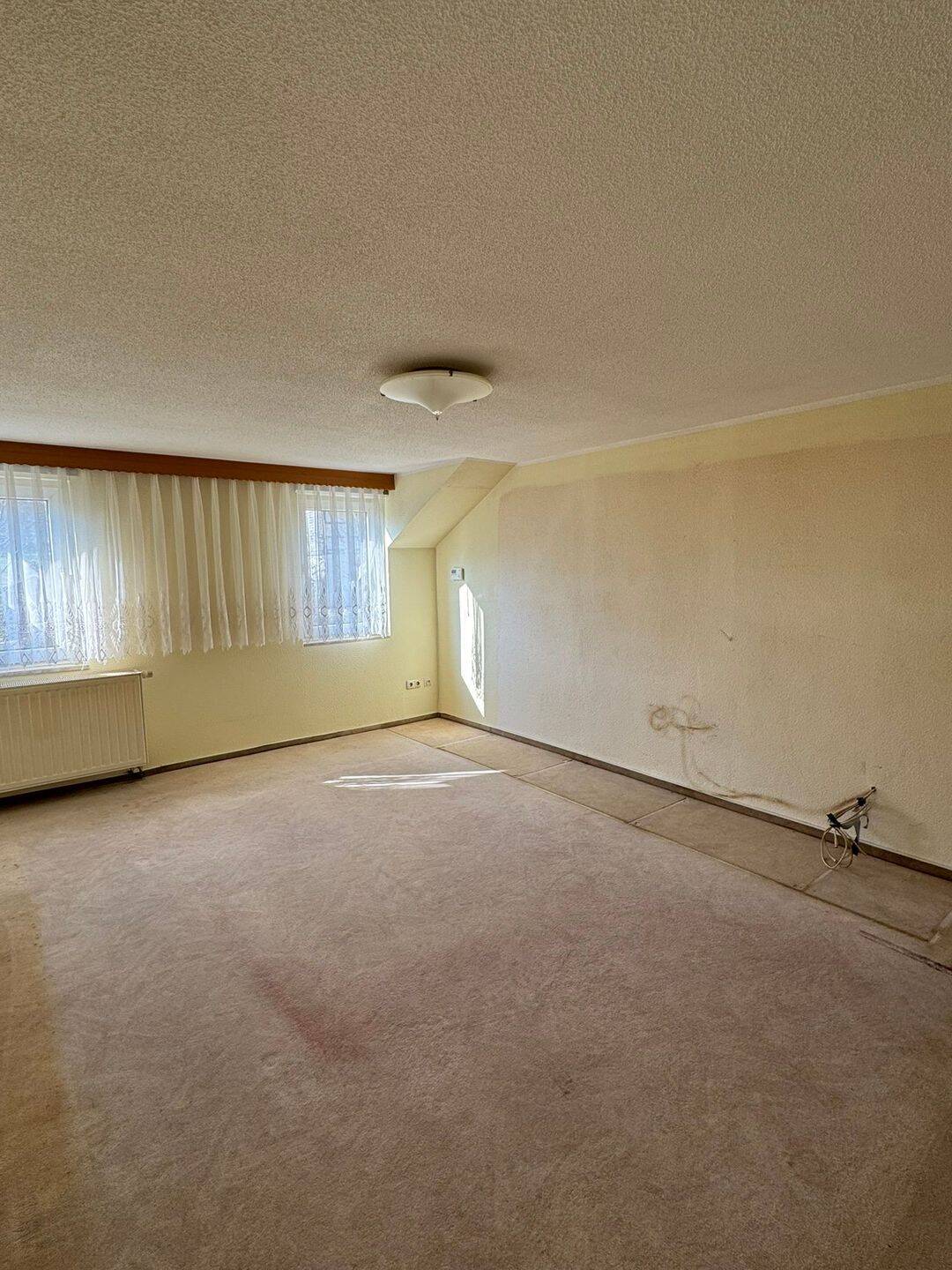 Immobilie in Lengenfeld - Großzügiges Grundstück mit Sanierungshaus und zusätzlichem Baugrundstück in Waldkirchen (Sachsen) - Bild 2