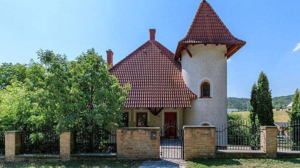 Villa zum Kauf 625.000 € 6 Zimmer 290 m² 1.470 m² Grundstück Balatongyörök 8313