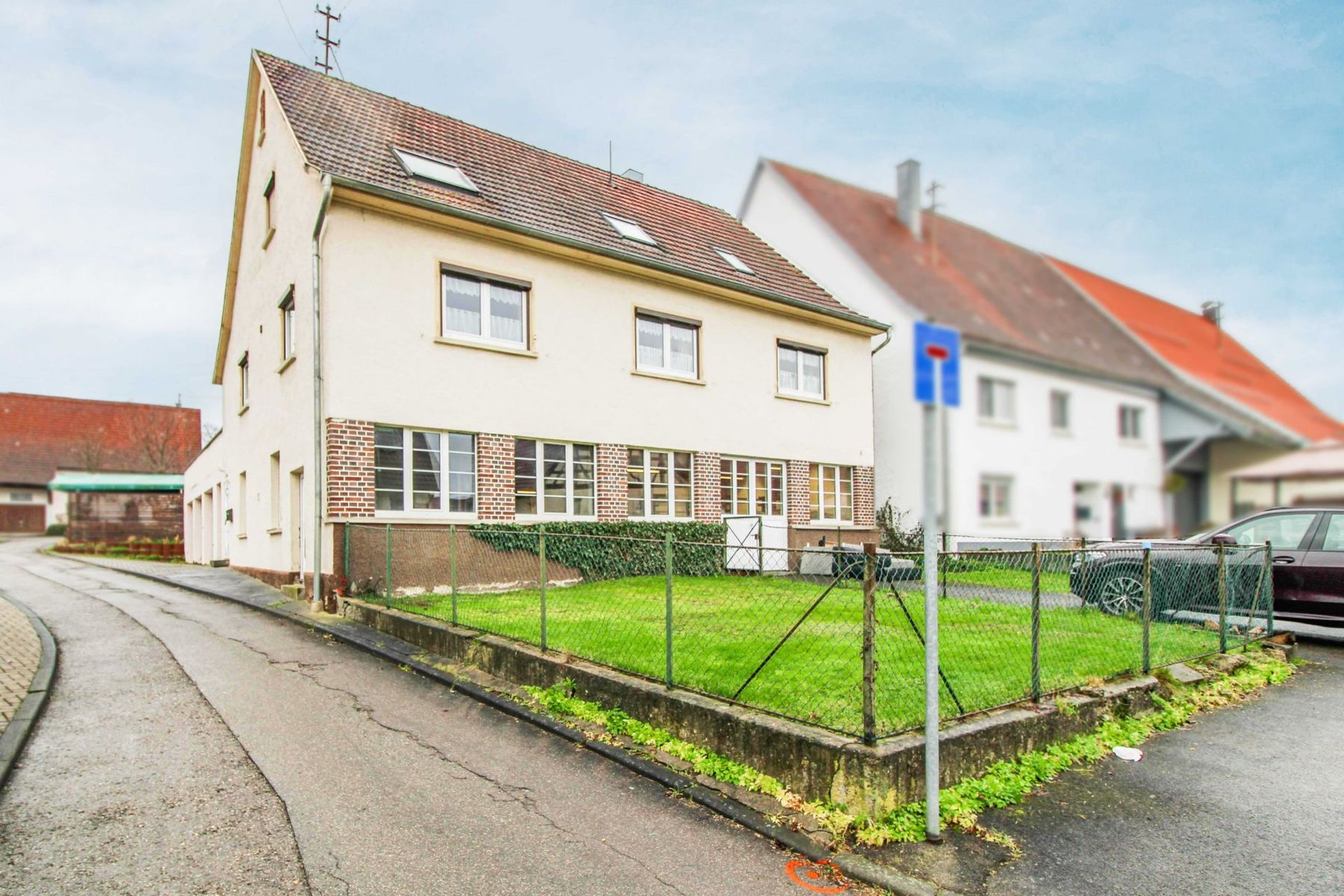 Mehrfamilienhaus zum Kauf als Kapitalanlage geeignet 495.000 € 8 Zimmer 213,4 m²<br/>Wohnfläche 530 m²<br/>Grundstück Wessingen Bisingen 72406