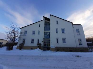 Wohnung zur Miete 470 € 2 Zimmer 62,7 m² 1. Geschoss frei ab 01.07.2025 Ulmenstr. 2 Oberlungwitz 09353