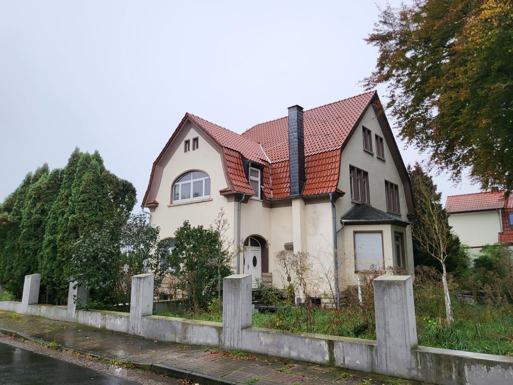 Einfamilienhaus zum Kauf 250.000 € 8 Zimmer 290 m²<br/>Wohnfläche 2.415 m²<br/>Grundstück ab sofort<br/>Verfügbarkeit Bad Tennstedt 99955