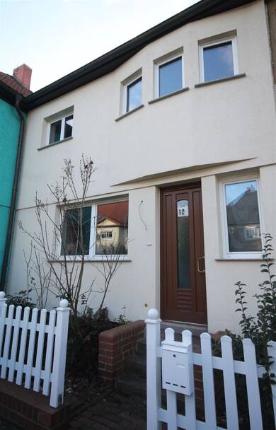 Haus zur Miete 800 € 4 Zimmer 96 m² 180 m² Grundstück frei ab sofort Damaschkestraße 12 Merseburg Merseburg 06217