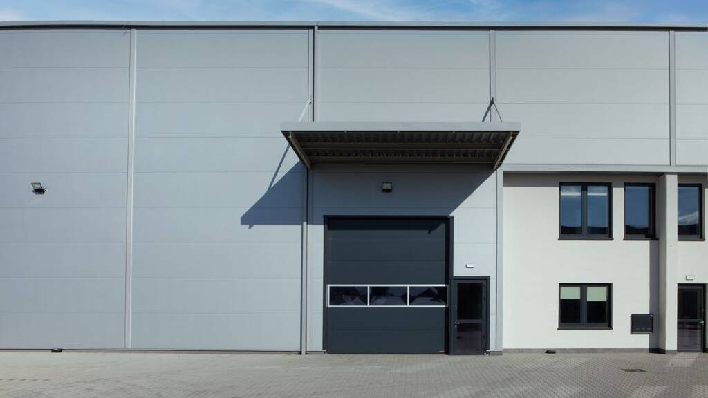 Lagerhalle zur Miete - Erstbezug 6.840 m² Lagerfläche teilbar ab 1.850 m² Lohhof Unterschleißheim 85716