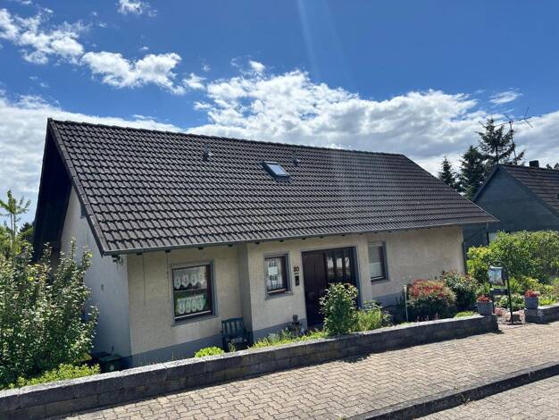 Einfamilienhaus zum Kauf provisionsfrei 324.000 € 6 Zimmer 240 m² 744 m² Grundstück Elze Elze 31008