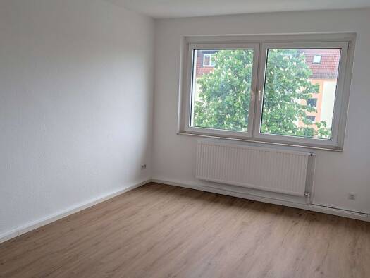 Wohnung zur Miete 408 € 2 Zimmer 51 m² 3. Geschoss Neukirchen Borna 04552
