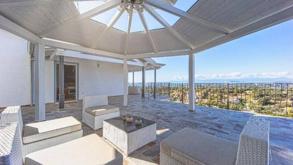 Haus zum Kauf 1.250.000 € 7 Zimmer 300 m² 1.000 m² Grundstück Cagliari 09045