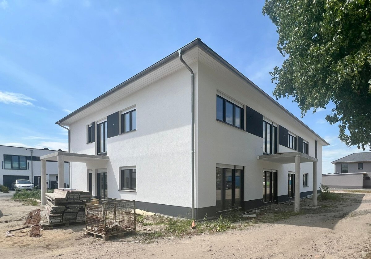 Wohnung zur Miete 740 € 2 Zimmer 59 m²<br/>Wohnfläche EG<br/>Geschoss 01.05.2025<br/>Verfügbarkeit Krondorfer Wiesen 3b Wolfen Bitterfeld-Wolfen/ Wolfen 06766