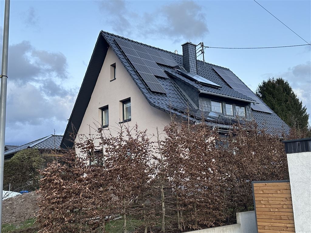 Einfamilienhaus zum Kauf 345.000 € 7 Zimmer 200 m²<br/>Wohnfläche 975 m²<br/>Grundstück Hamm (Sieg) 57577