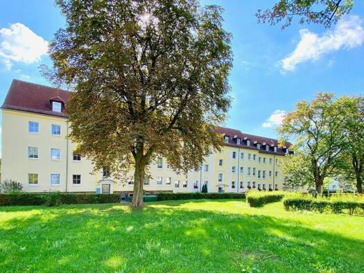 Wohnung zur Miete 260 € 2 Zimmer 49,1 m² Clara-Zetkin-Straße 4 Ronneburg 07580