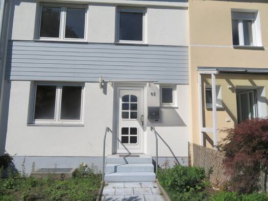 Haus zum Kauf 549.000 € 5 Zimmer 135,2 m² 208 m² Grundstück frei ab sofort Lappersdorf 93138