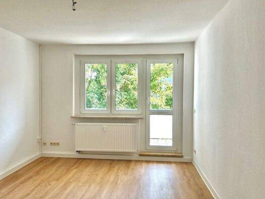 Wohnung zur Miete 340 € 3 Zimmer 62,3 m² Weida 07570