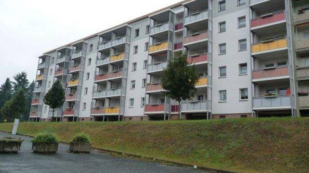 Wohnung zur Miete 330 € 3 Zimmer 56,9 m² 3. Geschoss frei ab 01.04.2026 Am Kuhberg 20 Bad Elster 08645