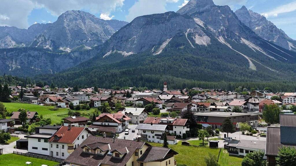 Hotel zum Kauf 17 Zimmer 30 Betten 1.050 m² Grundstück Ehrwald 6632