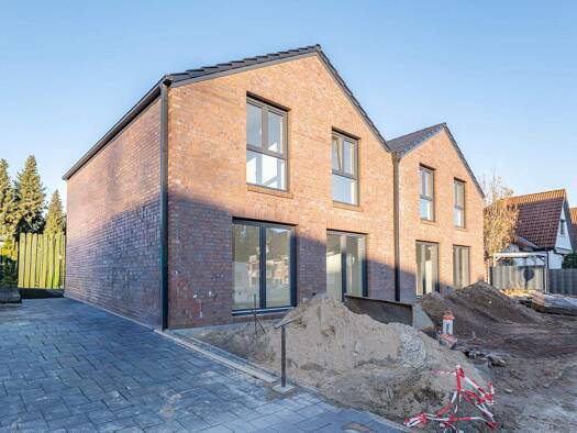 Doppelhaushälfte zur Miete - Erstbezug 1.715 € 4 Zimmer 108 m² frei ab 15.12.2025 Stade 21680