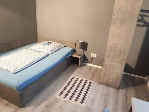 Studio zur Miete 390 € 1 Zimmer 18 m² frei ab 15.04.2026 Weststadt Fürth 90766