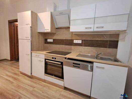 Wohnung zur Miete 490 € 2 Zimmer 50,6 m² Tattendorf 2523