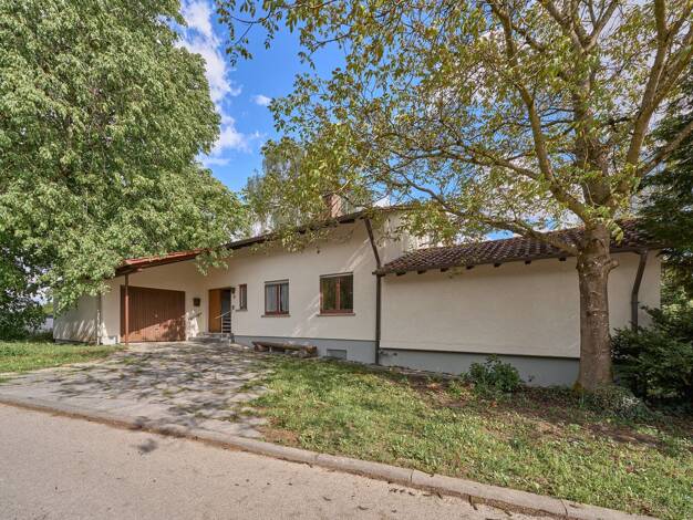 Einfamilienhaus zum Kauf 399.000 € 9 Zimmer 241 m² 3.158 m² Grundstück Meßkirch Meßkirch 88605