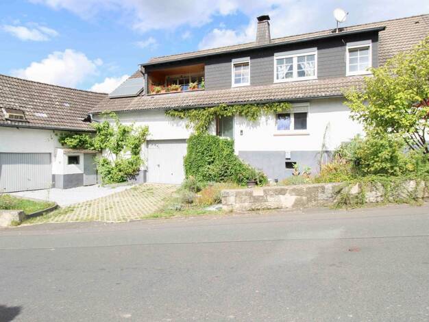 Mehrfamilienhaus zum Kauf als Kapitalanlage geeignet 250.000 € 8 Zimmer 234,2 m² 644,2 m² Grundstück Rinderbügen Büdingen 63654