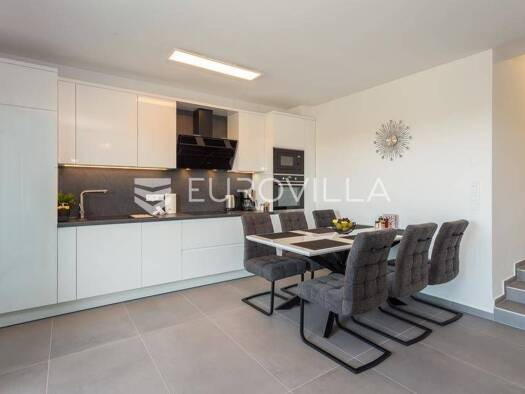 Wohnung zur Miete 1.500 € 3 Zimmer 110 m² 2. Geschoss Stinjan Stinjan