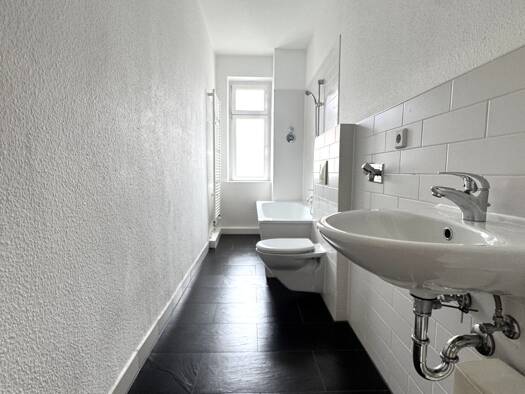 Wohnung zur Miete 533 € 2 Zimmer 52,2 m² 3. Geschoss frei ab sofort Großenhainer Straße 16 b Leipziger Vorstadt Ortsamtsbereich Neustadt 01097