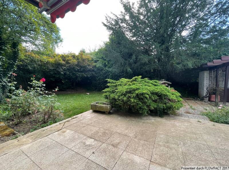 Haus zum Kauf 744.000 € 9 Zimmer 294 m²<br/>Wohnfläche 610 m²<br/>Grundstück Langensteinbach Karlsbad 76307
